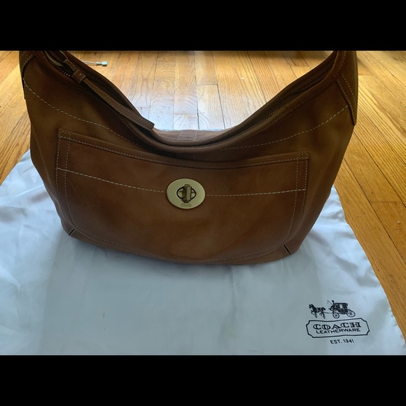 Coach - Picture 4 of 4